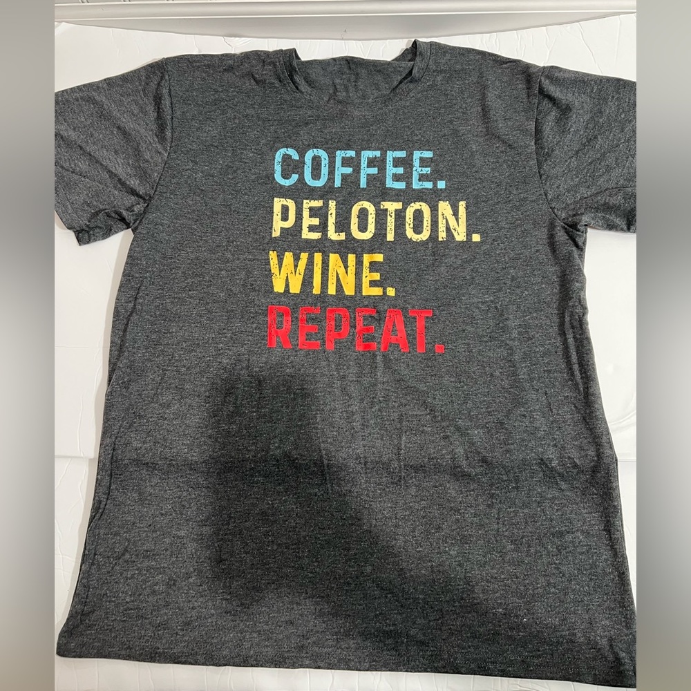 Peloton‎ Tee - Picture 3 of 5